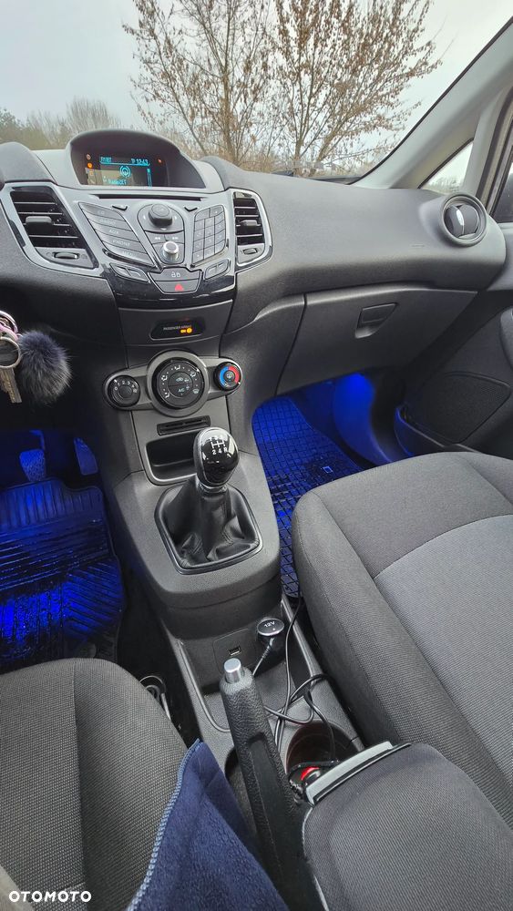 Ford Fiesta 1.5 TDCi Ambiente - 12