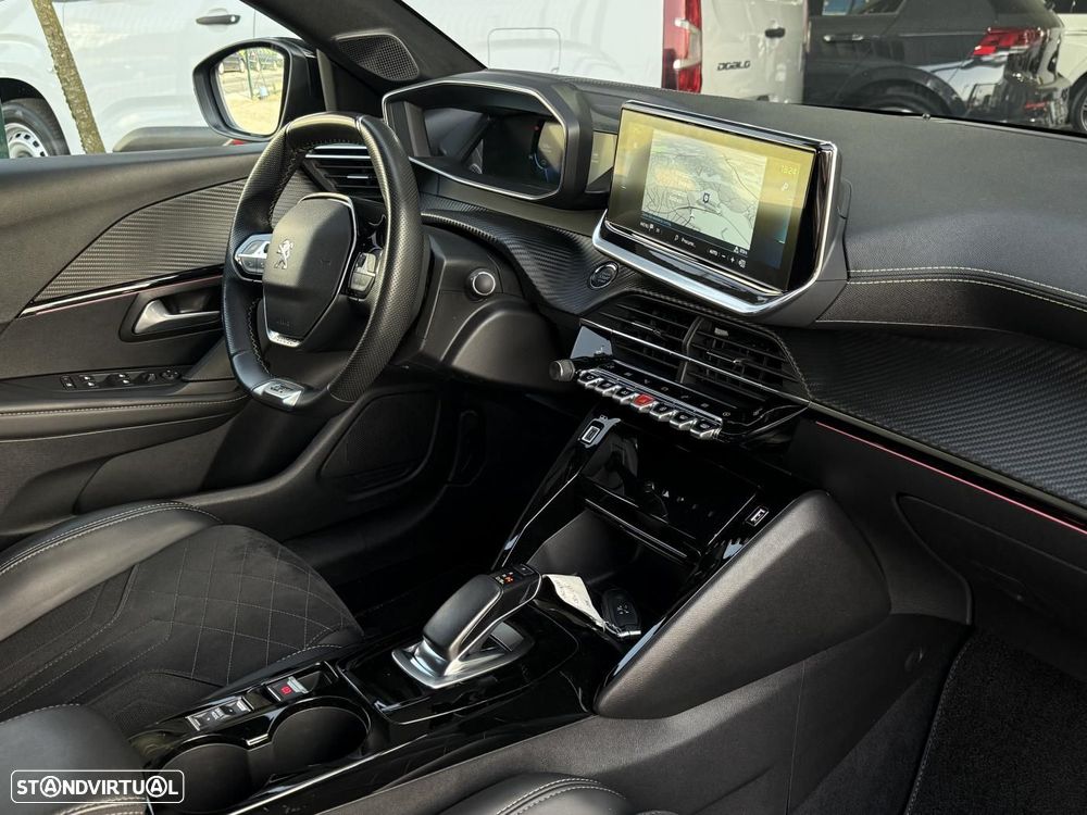 Peugeot e-208 GT - 43