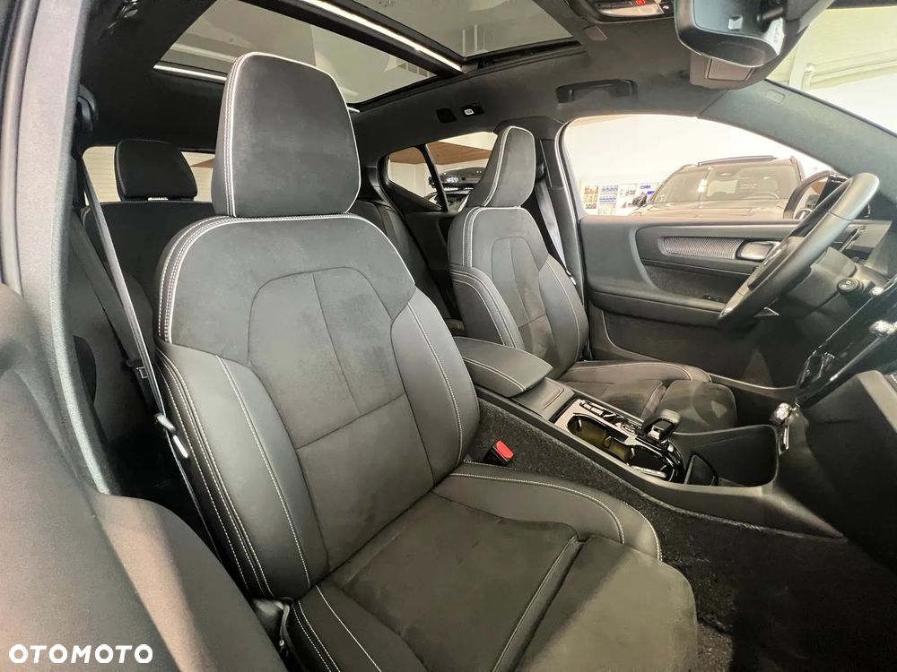 Volvo XC 40 B4 B AWD DKG Ultimate Dark - 19