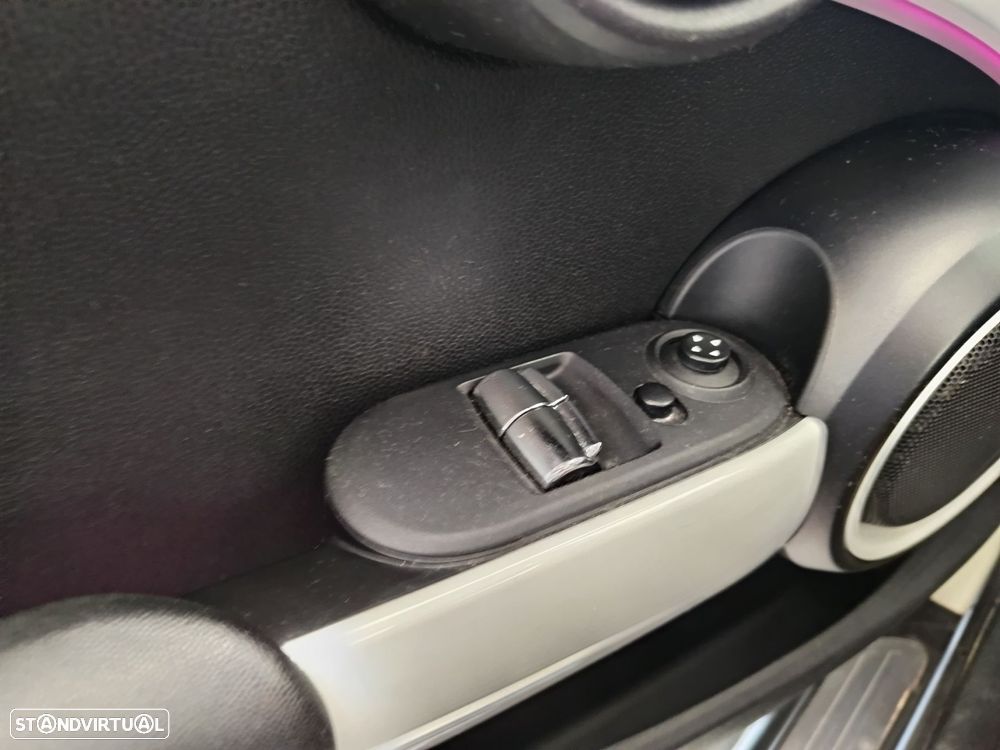 MINI 3 Portas Cooper D 60 Years Chili - 15