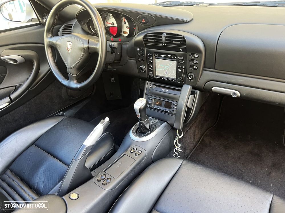 Porsche 911 (996) Carrera - 29