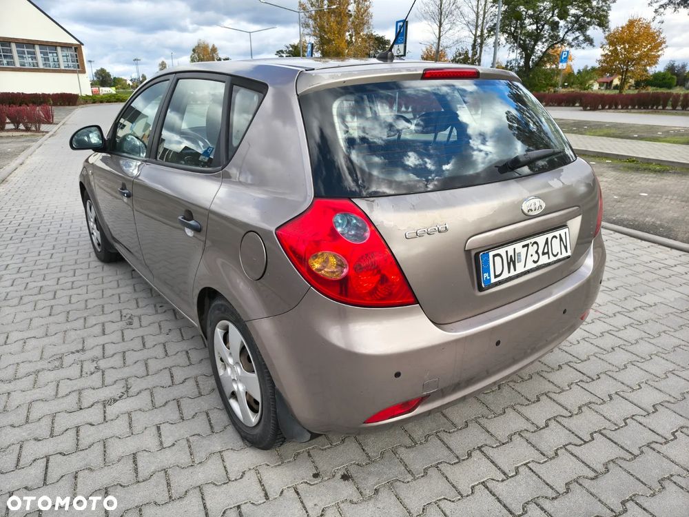 Kia Ceed 1.6 Comfort + - 5