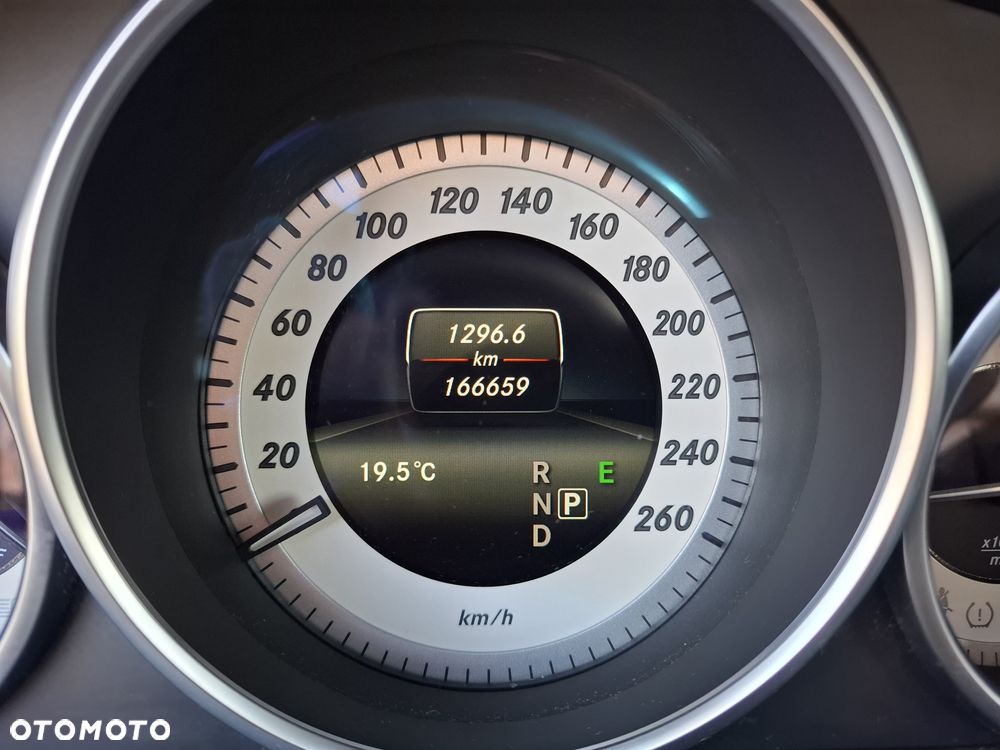 Mercedes-Benz Klasa E 220 BlueTEC 9G-TRONIC Elegance - 8