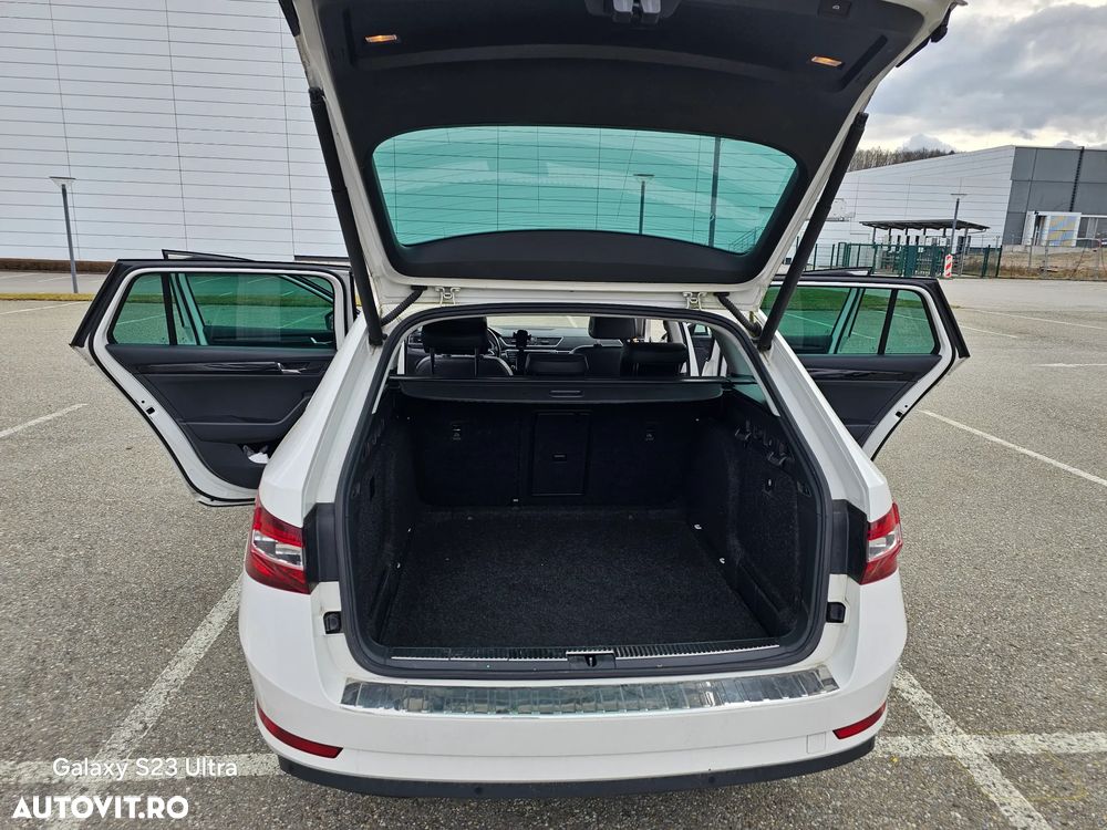 Skoda Superb 2.0 TDI DSG Laurin & Klement - 13