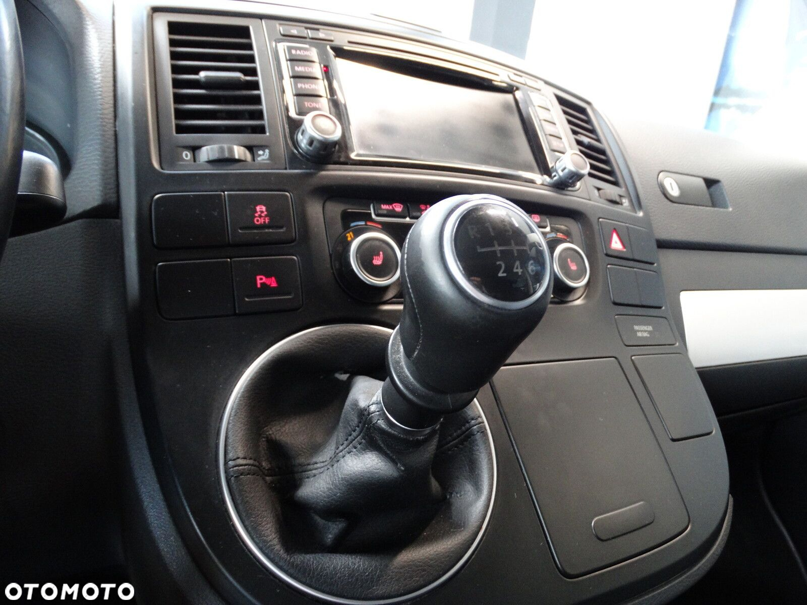 Volkswagen Multivan - 24