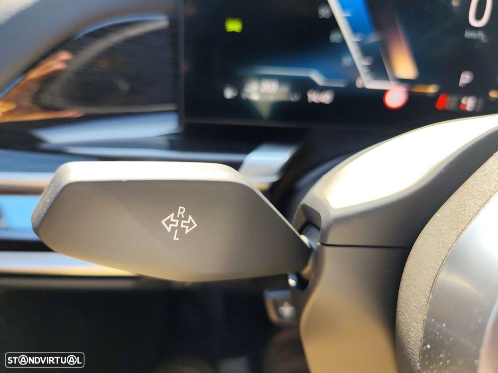 BMW 750 750e xDrive Pack Desportivo M - 20