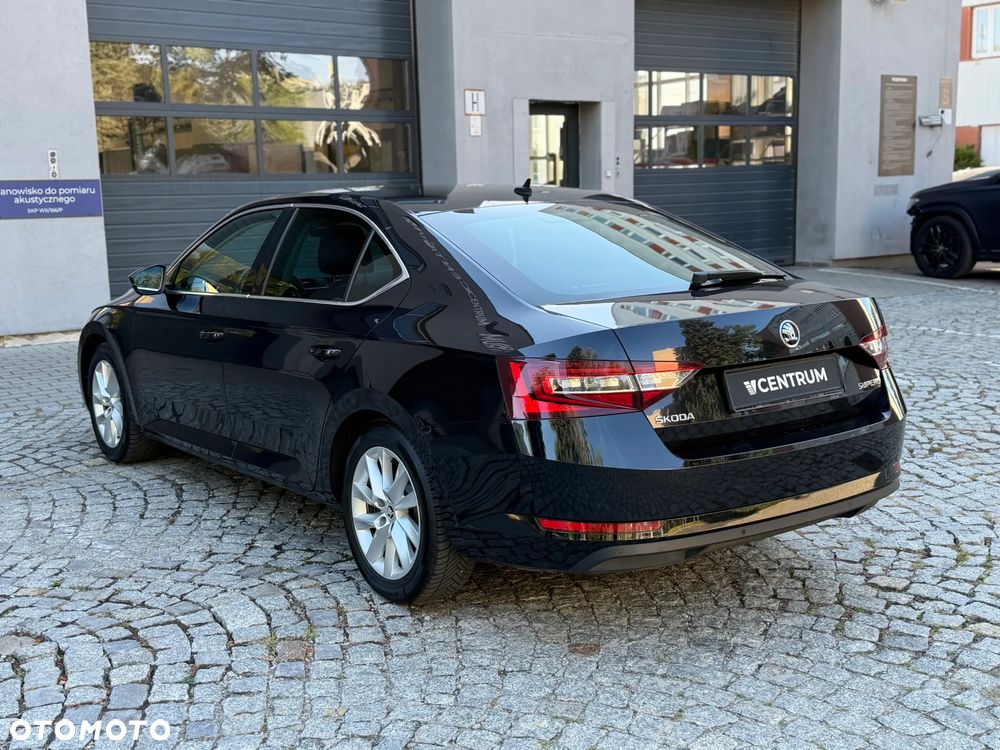 Skoda Superb 2017 photo 4