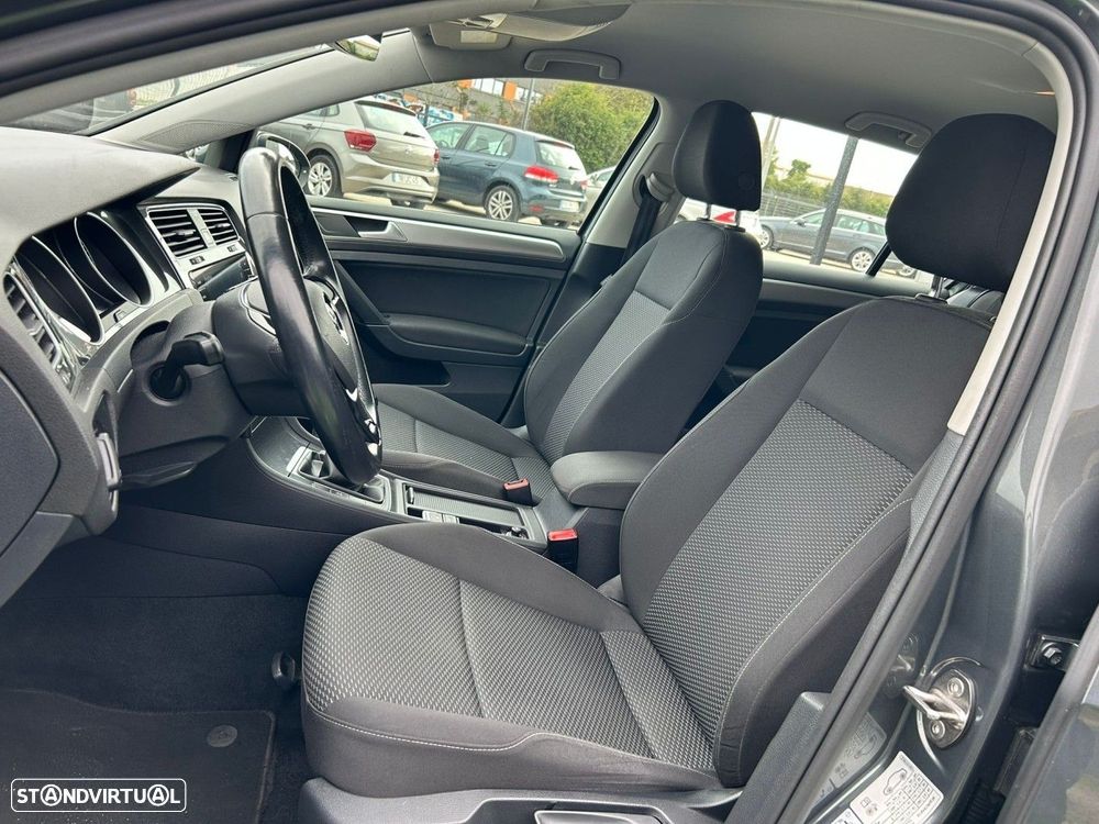 VW Golf 1.6 TDI Confortline - 9