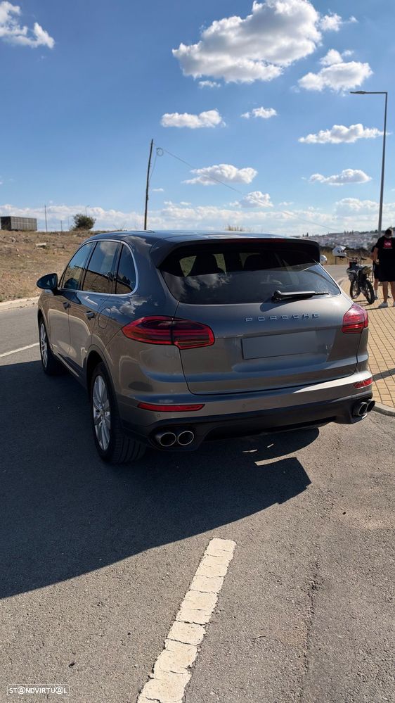 Porsche Cayenne S - 6