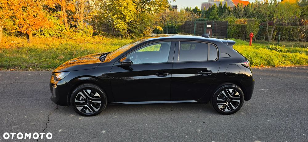 Peugeot 208 - 8