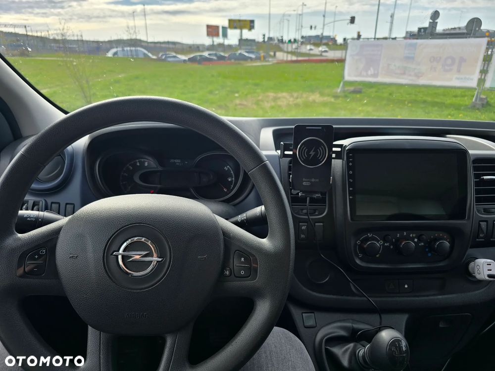 Opel Vivaro - 8