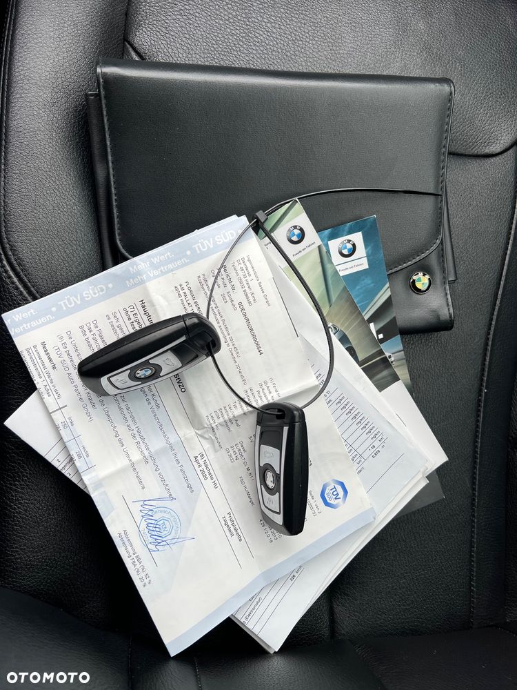 BMW 3GT 320d Luxury Line - 24