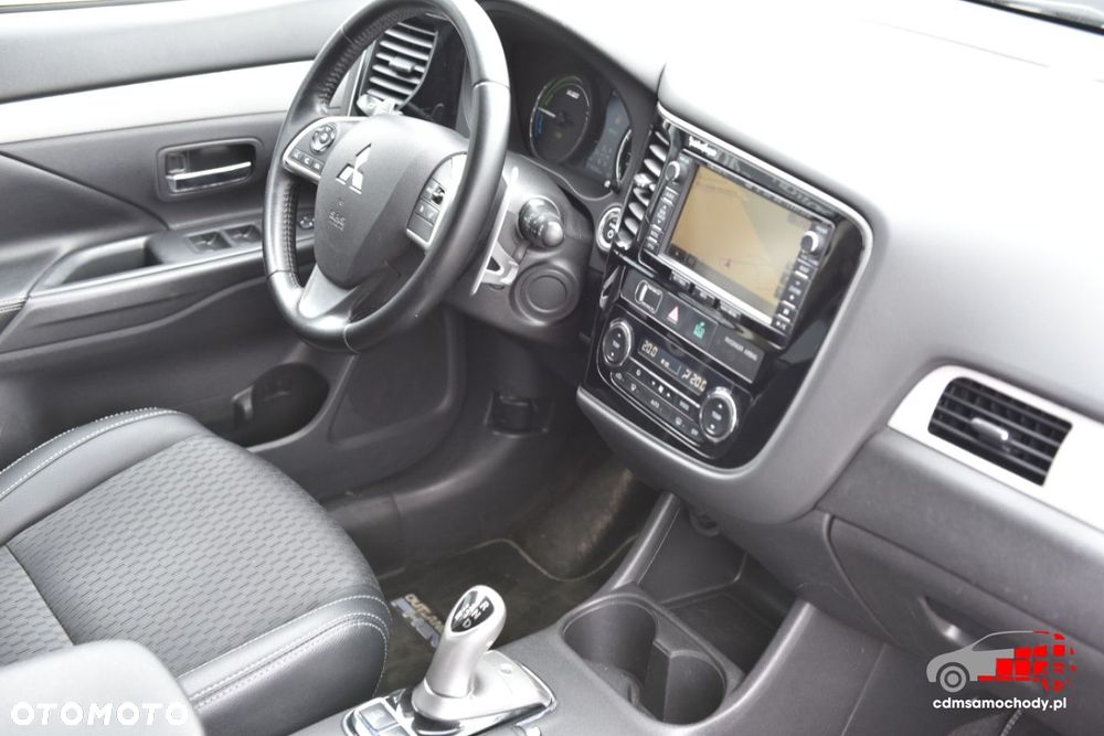 Mitsubishi Outlander - 22