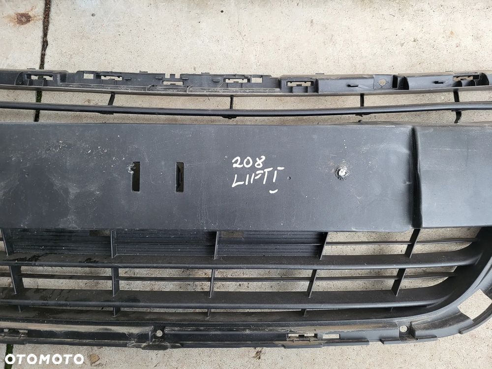 Atrapa grill zderzaka przedniego Peugeot 208 Lift - 5