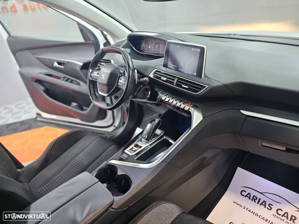 Peugeot 5008 1.5 BlueHDi Allure EAT8 - 21