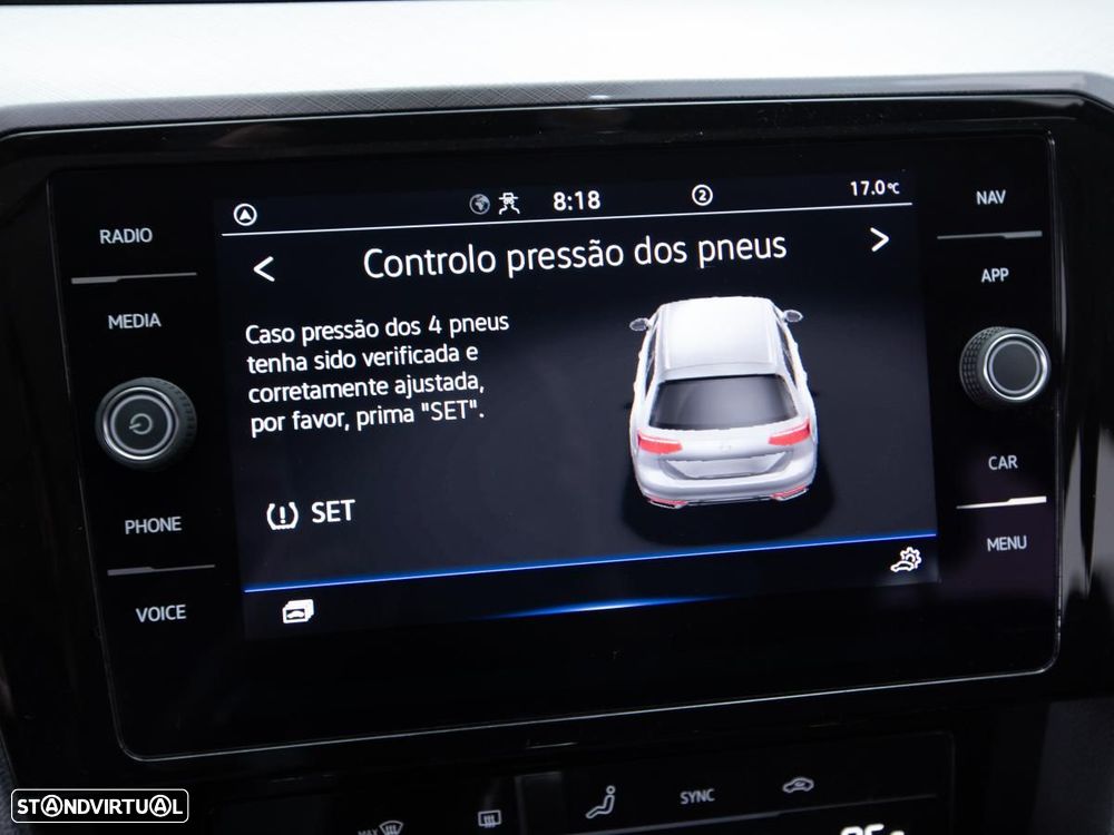 VW Passat Variant 2.0 TDI Business DSG - 26