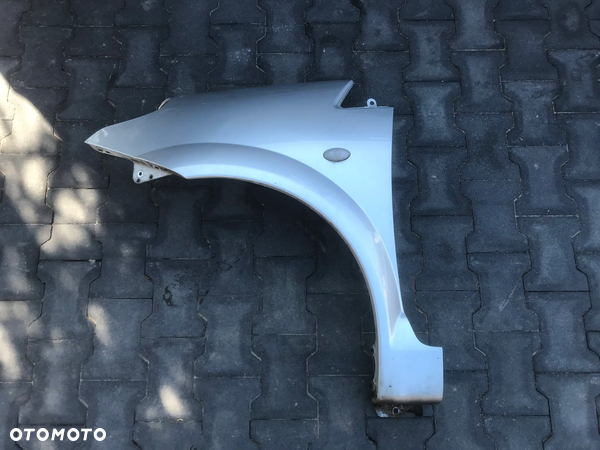 Citroen C3 Plurier 03-10 Błotnik Lewy Przód EZRC Do Założenia