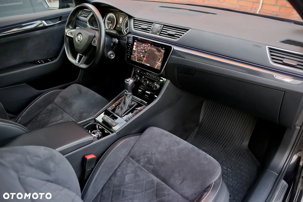 Skoda Superb 2.0 TDI 4x4 DSG Sportline - 23