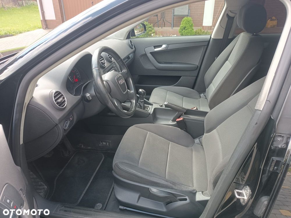 Audi A3 Sportback 1.6 Attraction - 23