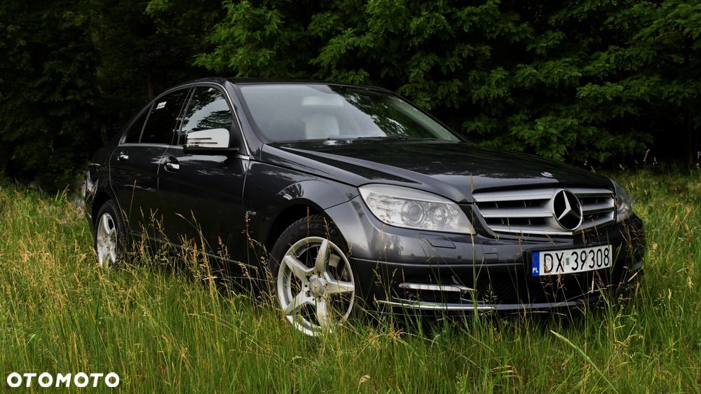 Mercedes-Benz Klasa C 180 CGI Automatik BlueEFFICIENCY Avantgarde - 19