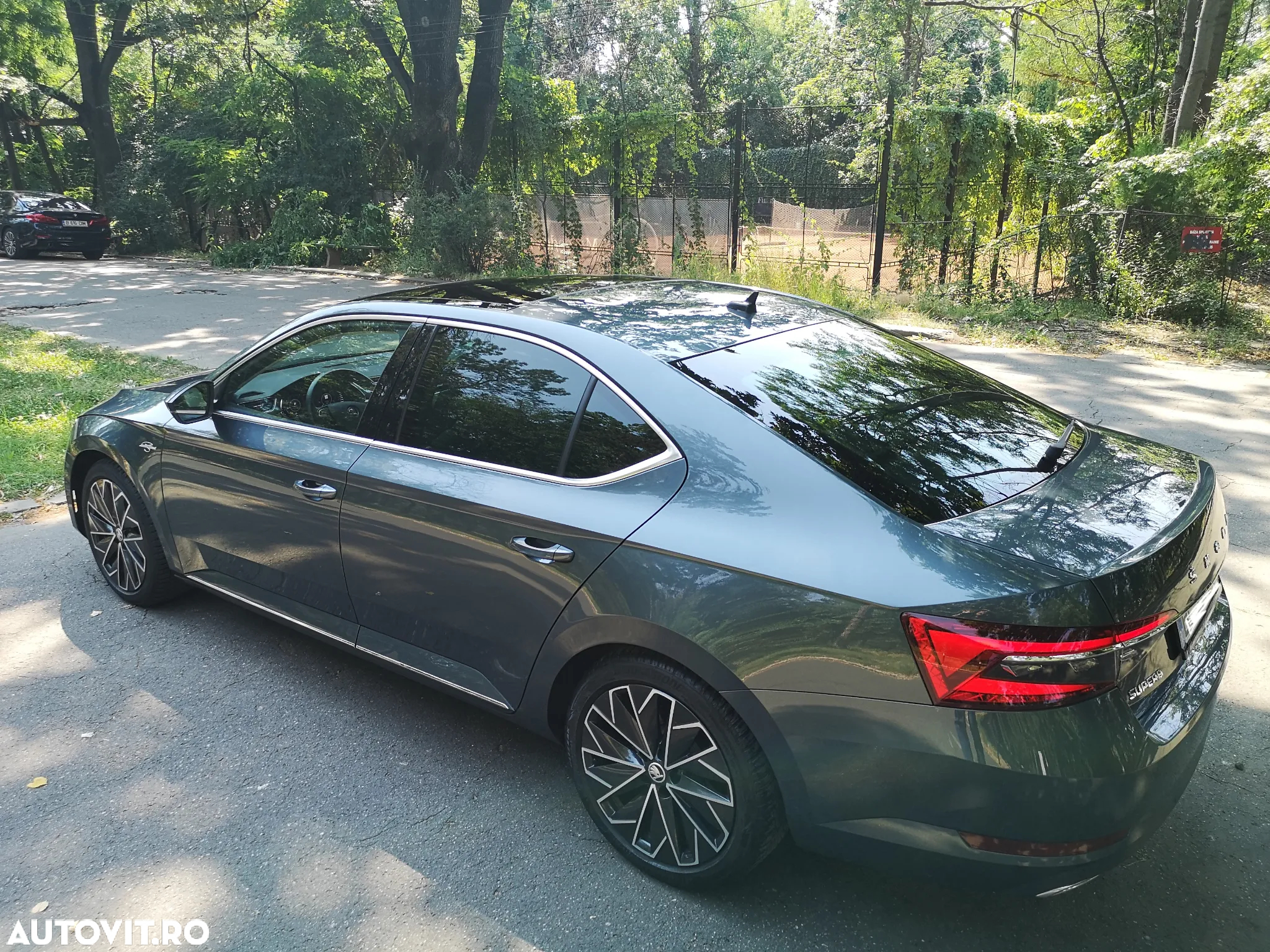 Skoda Superb 2.0 TDI DSG Laurin & Klement - 6