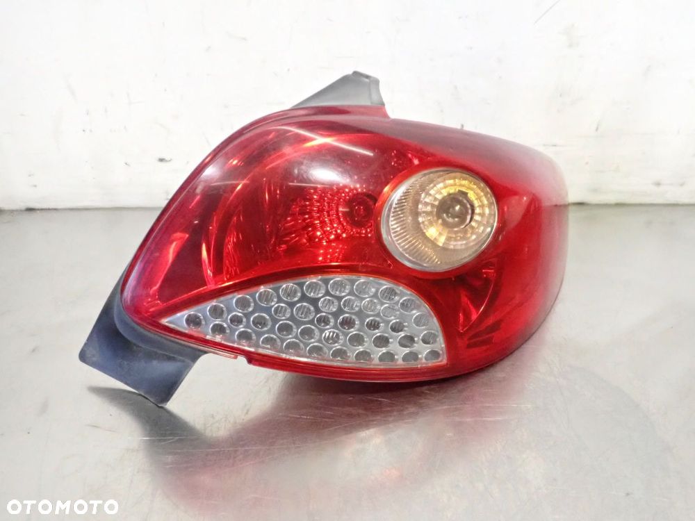 LAMPA PRAWA TYLNA PEUGEOT 207 - 1