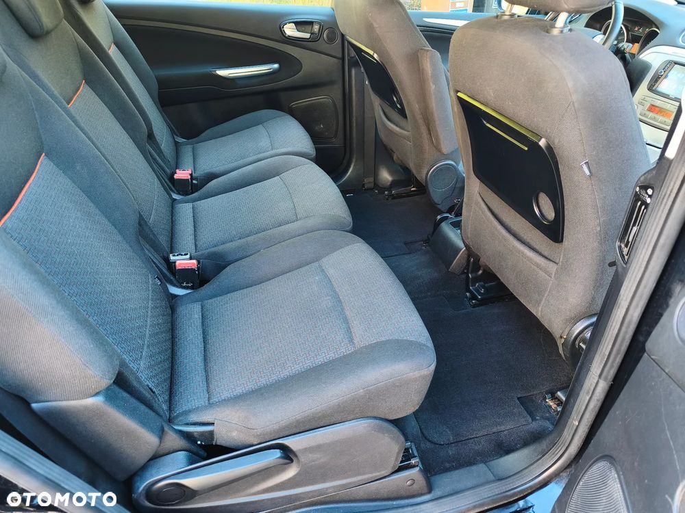 Ford Galaxy - 16