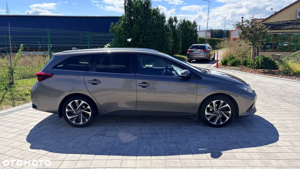 Toyota Auris 1.6 Premium Comfort - 5