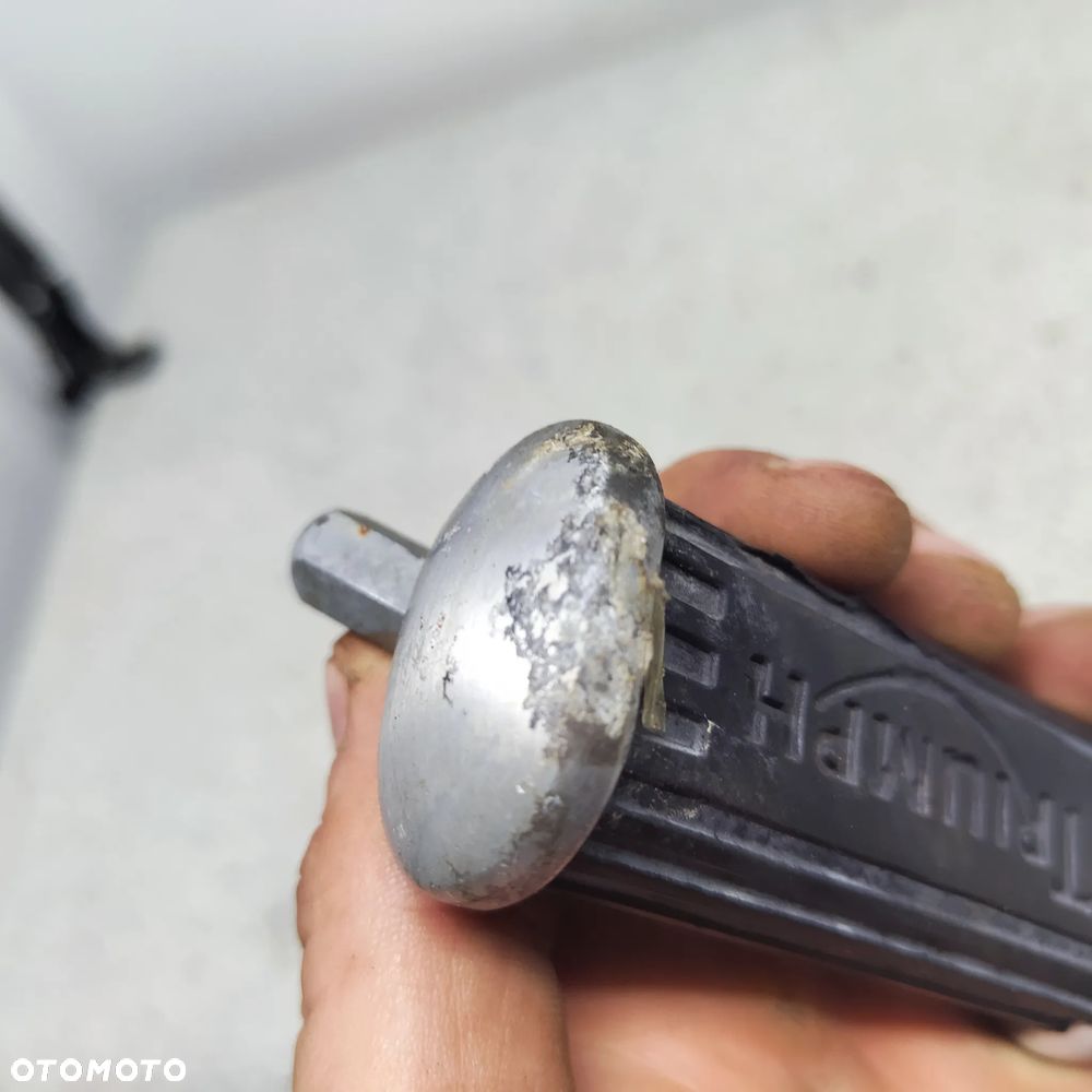 Podnóżek lewy Triumph - 7