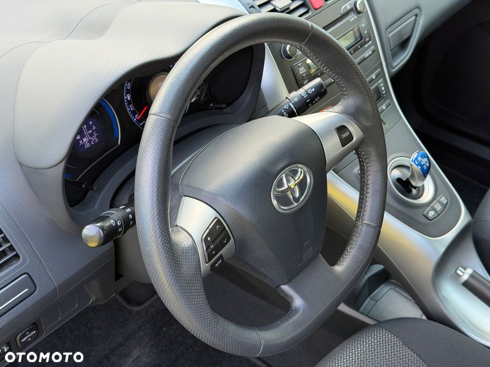 Toyota Auris 1.8 Life - 32