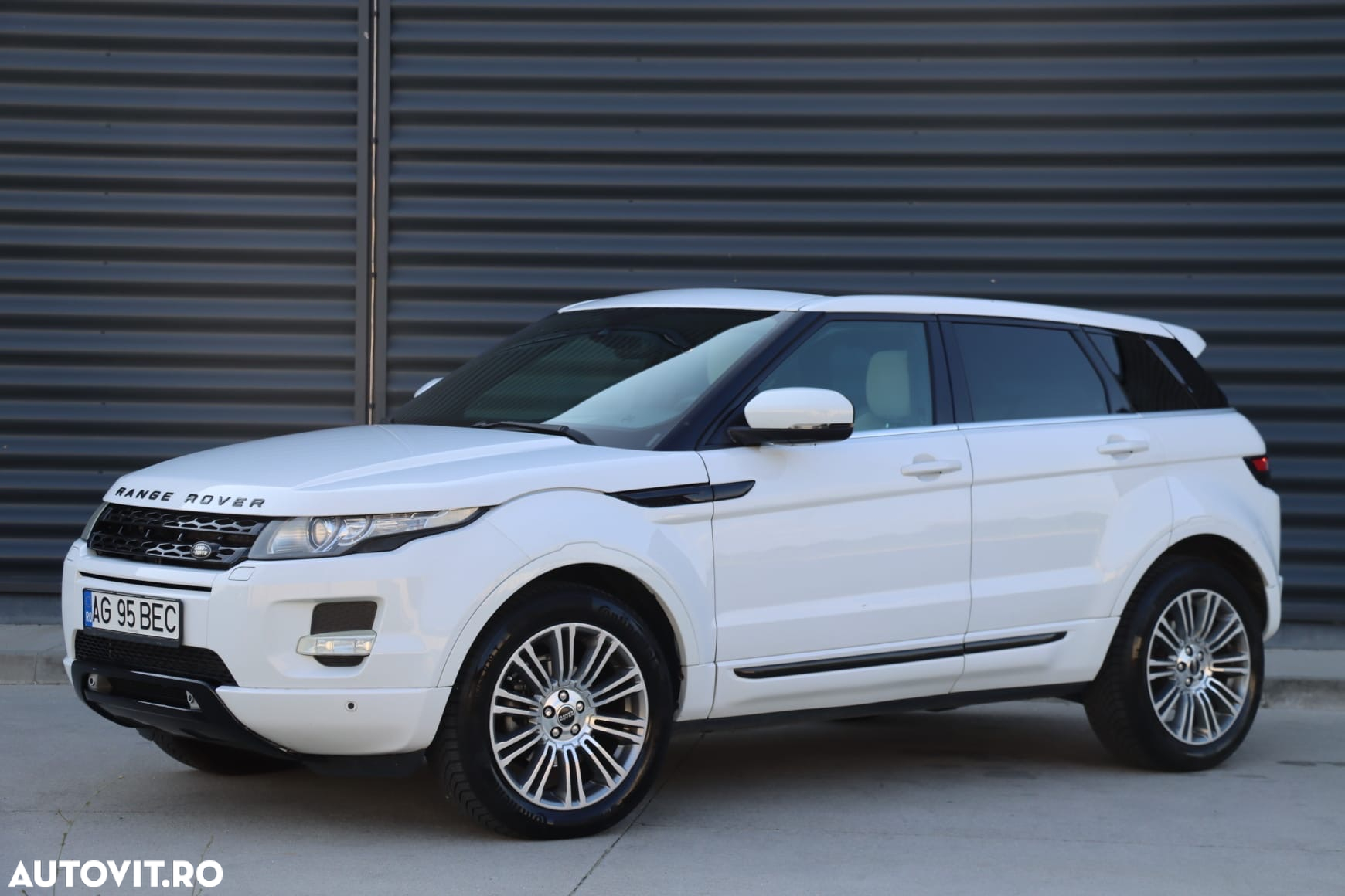 Land Rover Range Rover Evoque - 13
