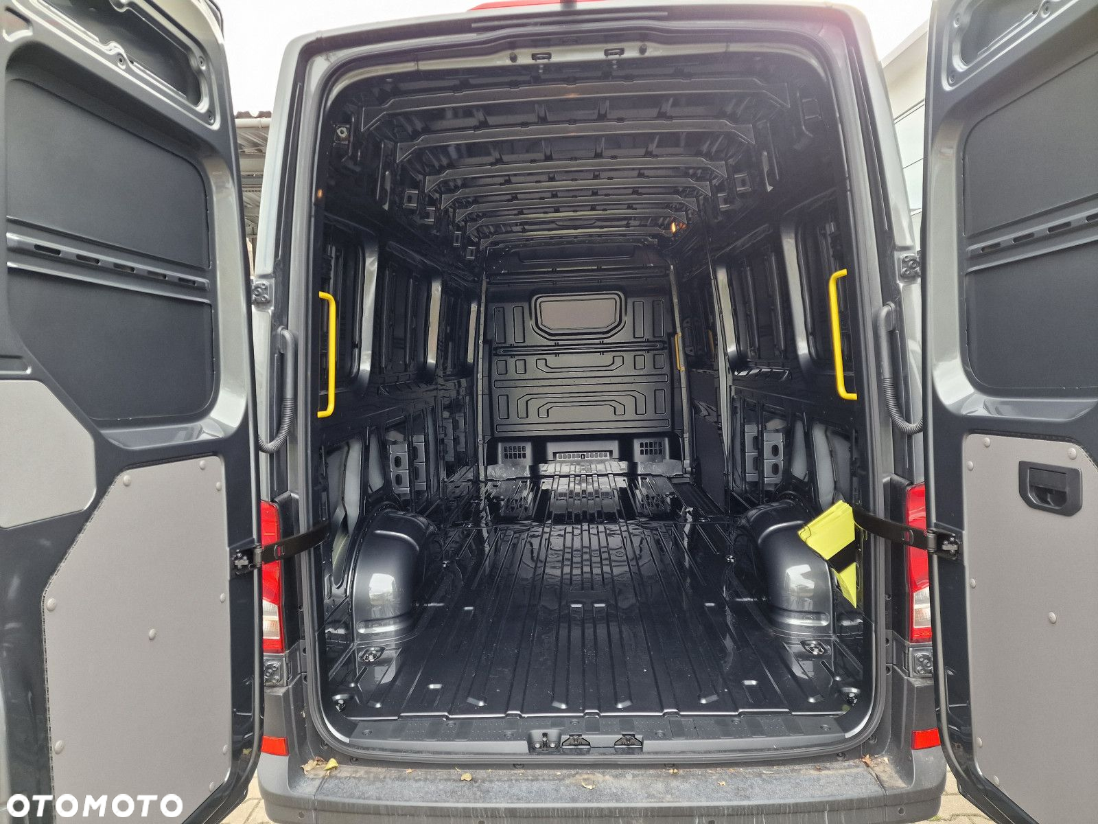 Volkswagen Crafter 35 Furgon 2.0 TDI Manual - 8