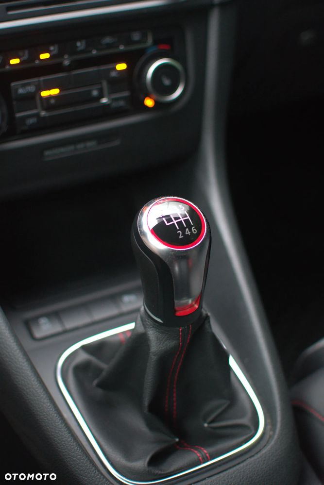 Volkswagen Golf 2.0 TSI GTI - 8