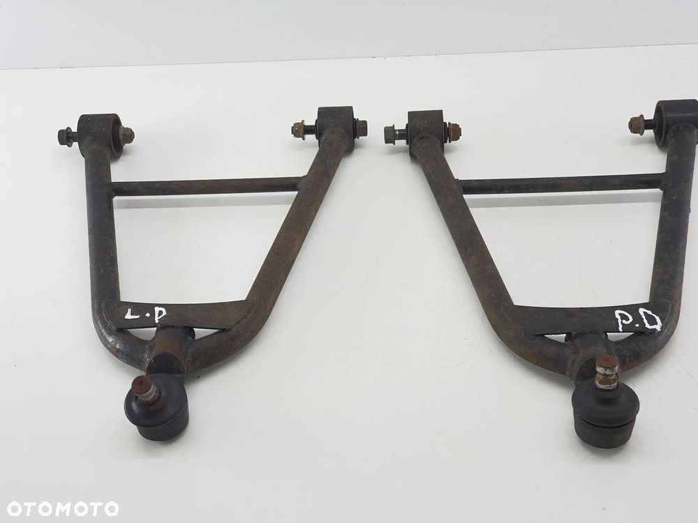 WAHACZ PRZOD DOLNY SWORZEN  TGB BLADE 250 - 1