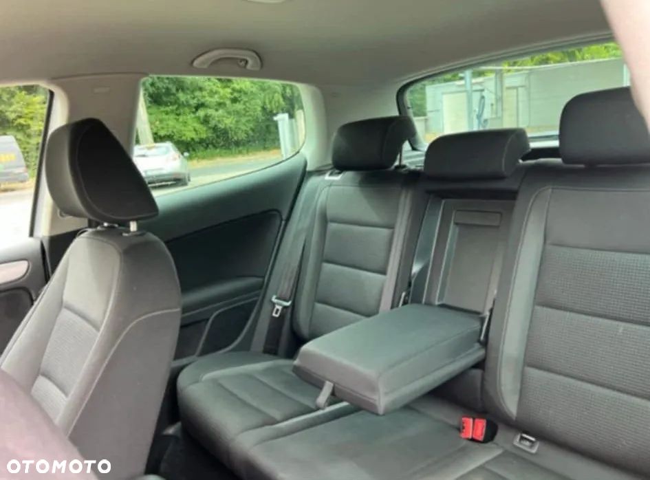Volkswagen Golf - 10