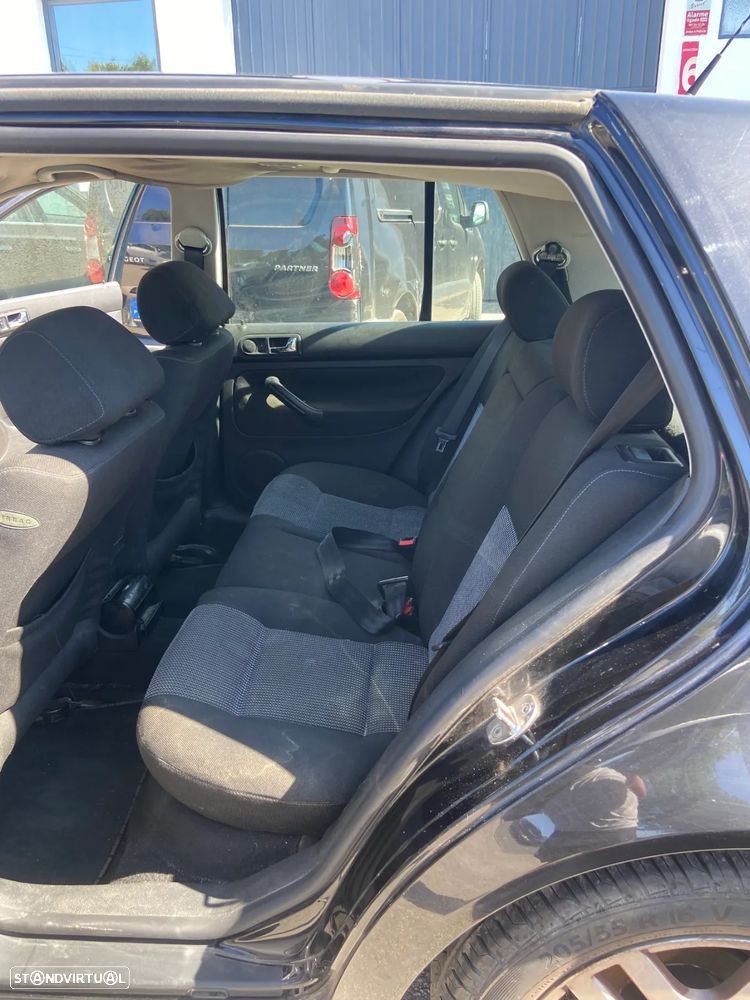 VW Golf 1.6i Highline - 12