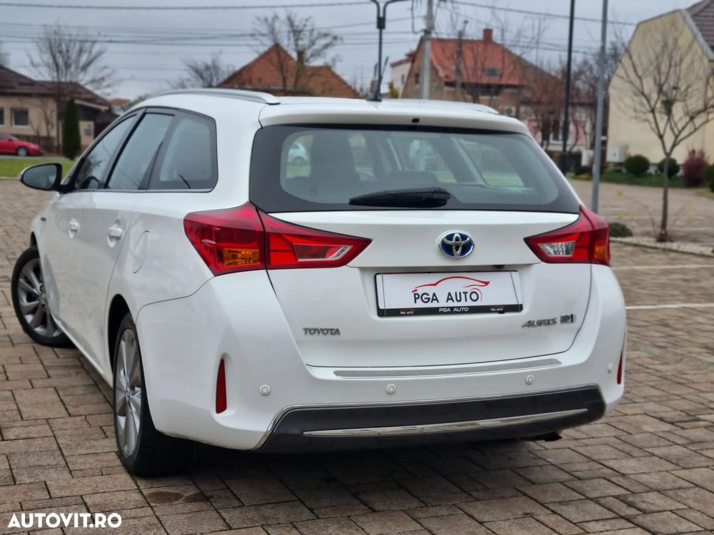Toyota Auris 1.8 Hybrid Executive - 8
