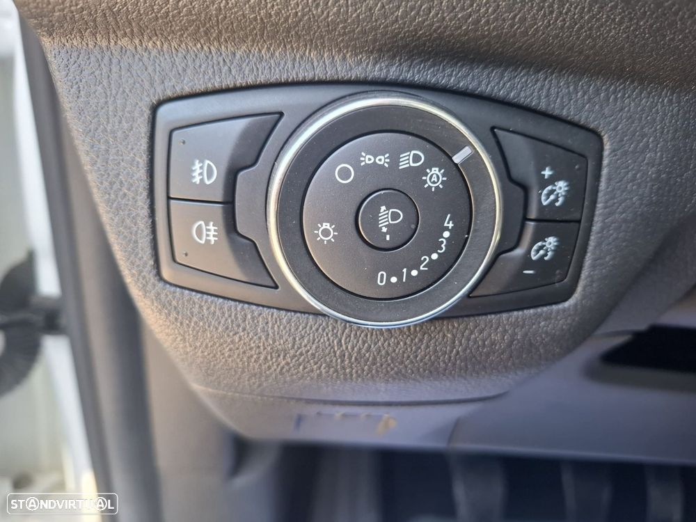 Ford Tourneo Courier 1.0 EcoBoost Titanium - 35