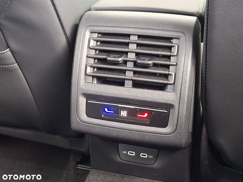 Volkswagen Golf Variant - 24