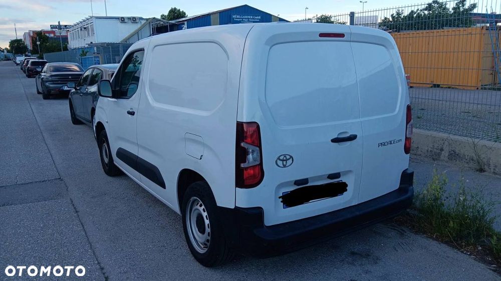 Toyota Proace City Verso 1.5 D-4D Business - 3