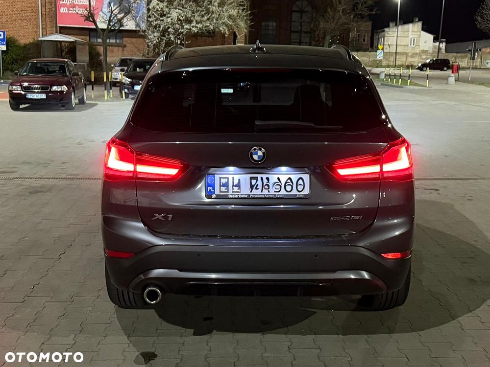 BMW X1 sDrive18i Sport Line - 11