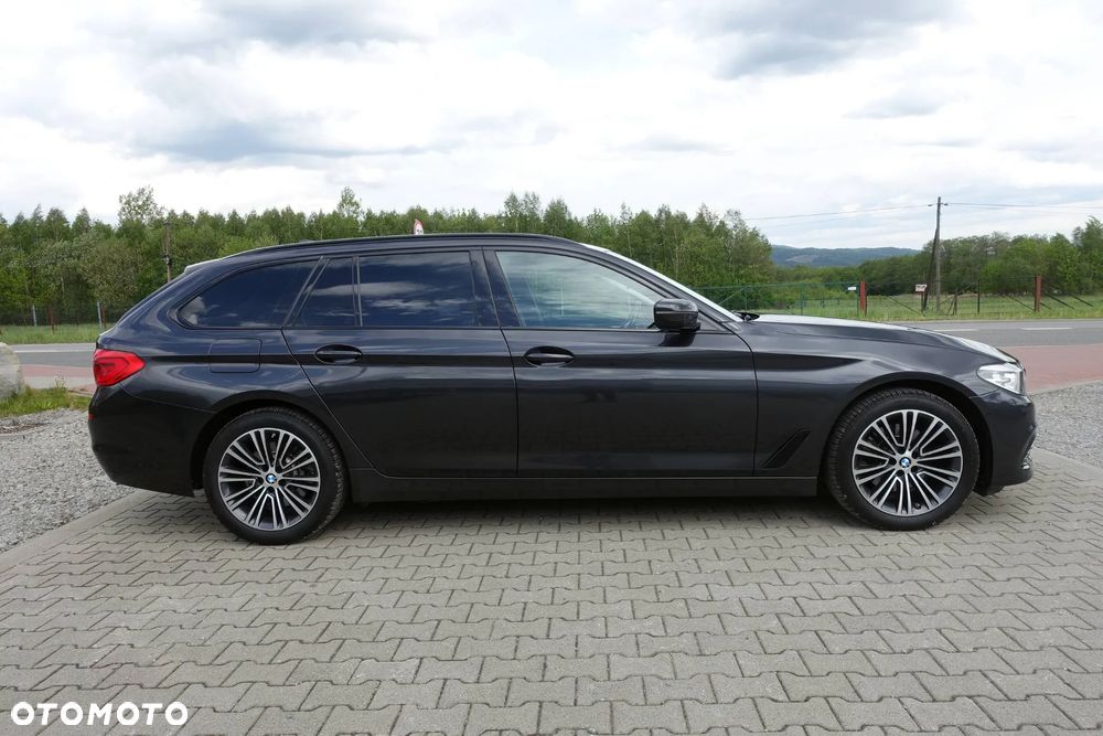 BMW Seria 5 520d xDrive Sport Line - 4