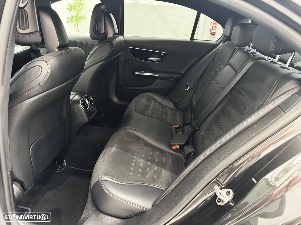 Mercedes-Benz C 300 d AMG Line - 32