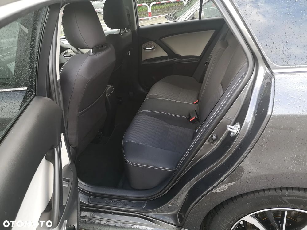Toyota Avensis 2.0 D-4D Premium - 11