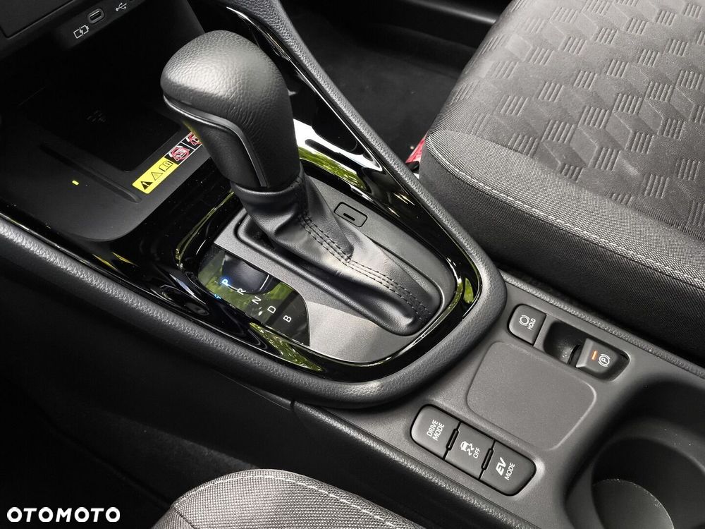 Toyota Yaris Hybrid 1.5 Style - 24