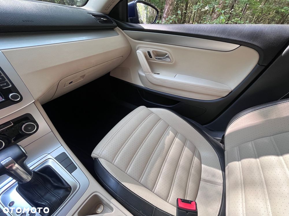Volkswagen Passat CC - 12