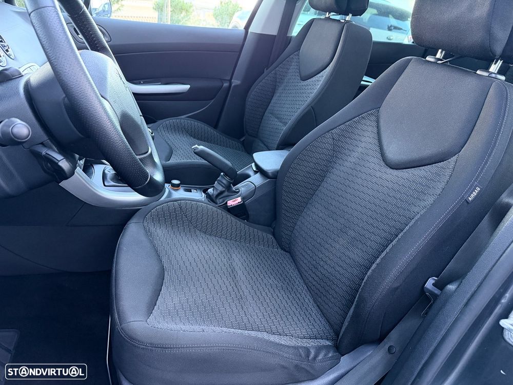 Peugeot 308 SW 1.6 HDi Sport CVM6 - 12