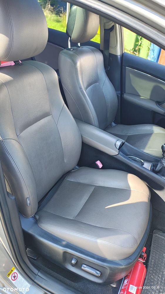 Toyota Avensis - 15