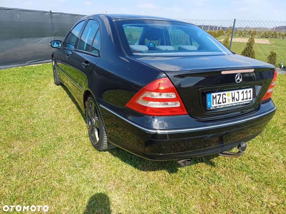 Mercedes-Benz Klasa C 180 Kompressor Automatik Avantgarde - 11