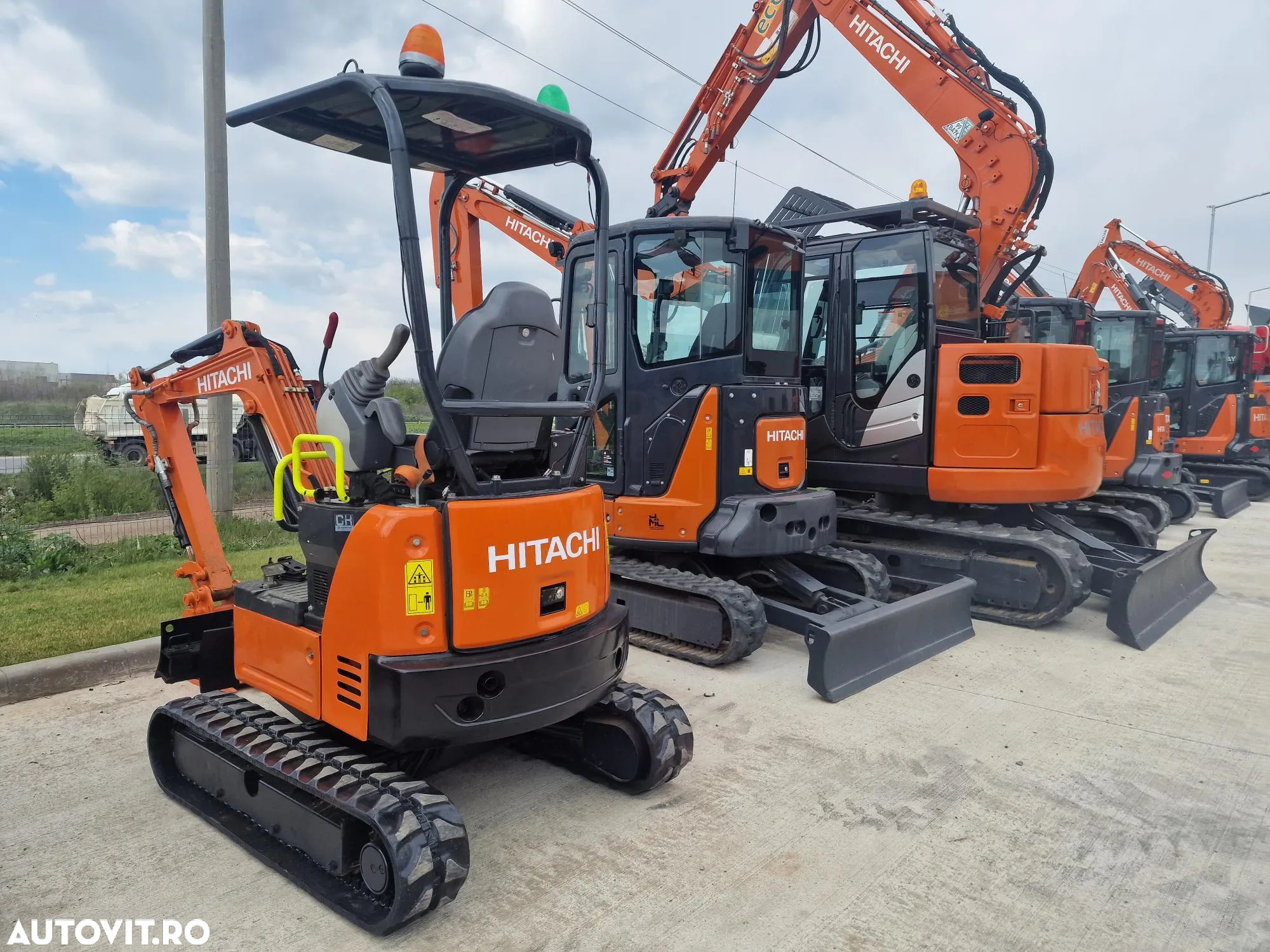 Hitachi ZX19, 2 tone, 2021, 1.689h, 19.900EUR+tva, CUPLA RAPIDA+3 cupe noi, rotire in gabarit, latime 1m, extinsii senile la 1,3m, FARA CABINA,  16CP, Inst picon, posibilitate leasing-PROMOTIE 19.900 EUR+Tva - 22